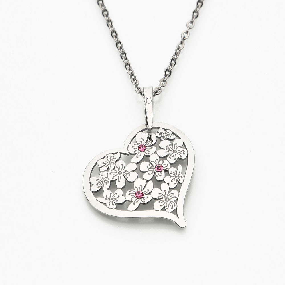 Stříbrný přívěsek na stříbrném řetízku Flowering Heart