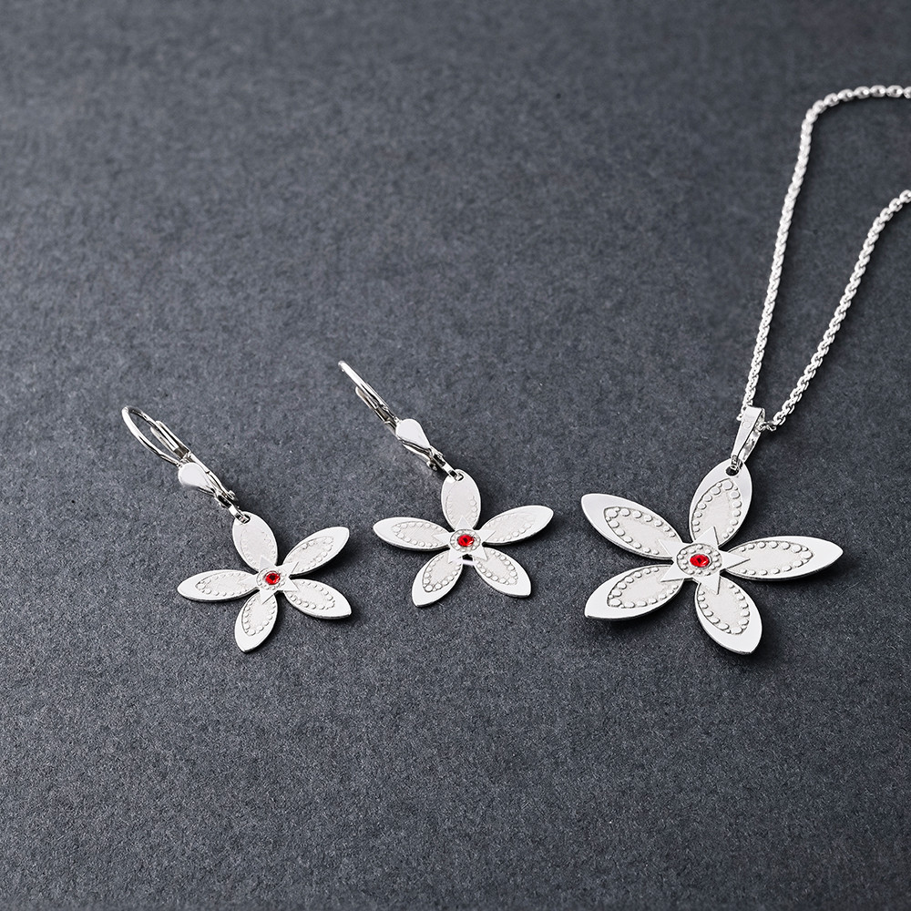 Stříbrný set přívěsku, řetízku a náušnic Floria