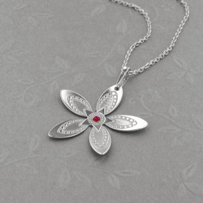 Stříbrný přívěsek na řetízku Floria