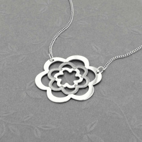 Stříbrný náhrdelník Persea